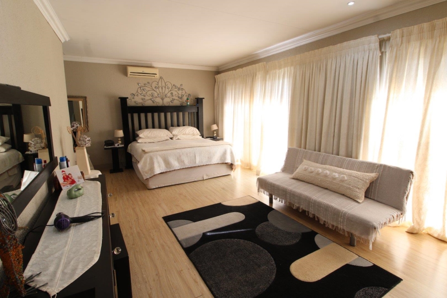 6 Bedroom Property for Sale in Doringkruin North West